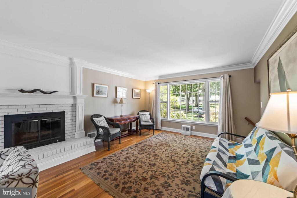 17 Wood Hollow Rd