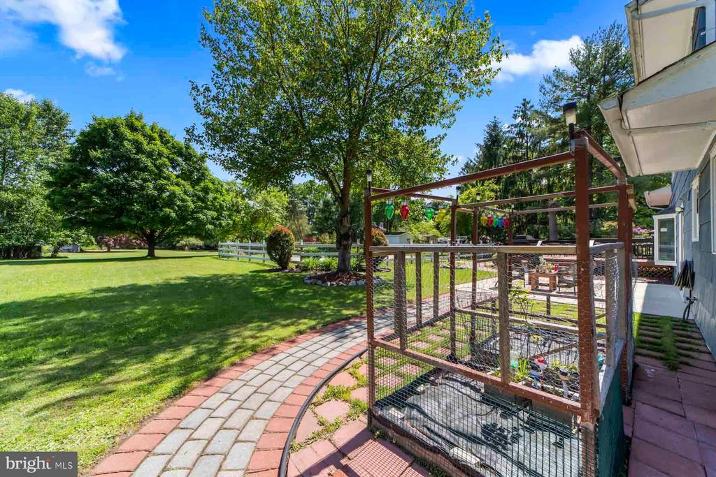 17 Wood Hollow Rd