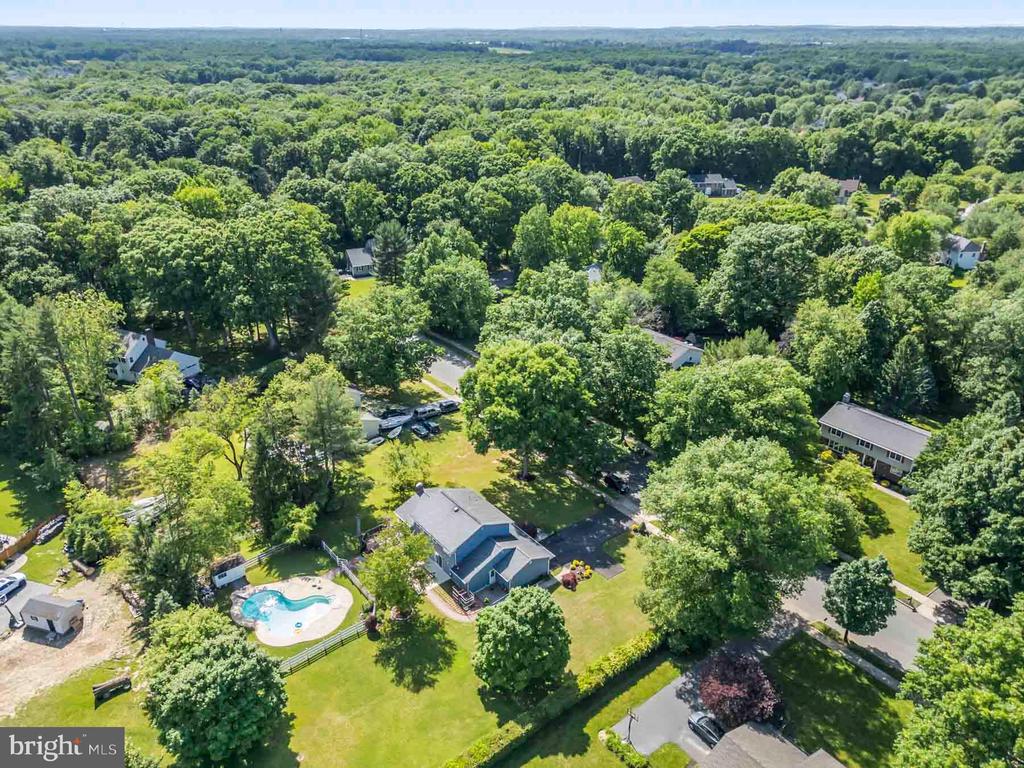 17 Wood Hollow Rd