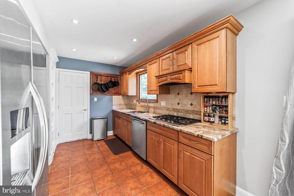 17 Wood Hollow Rd