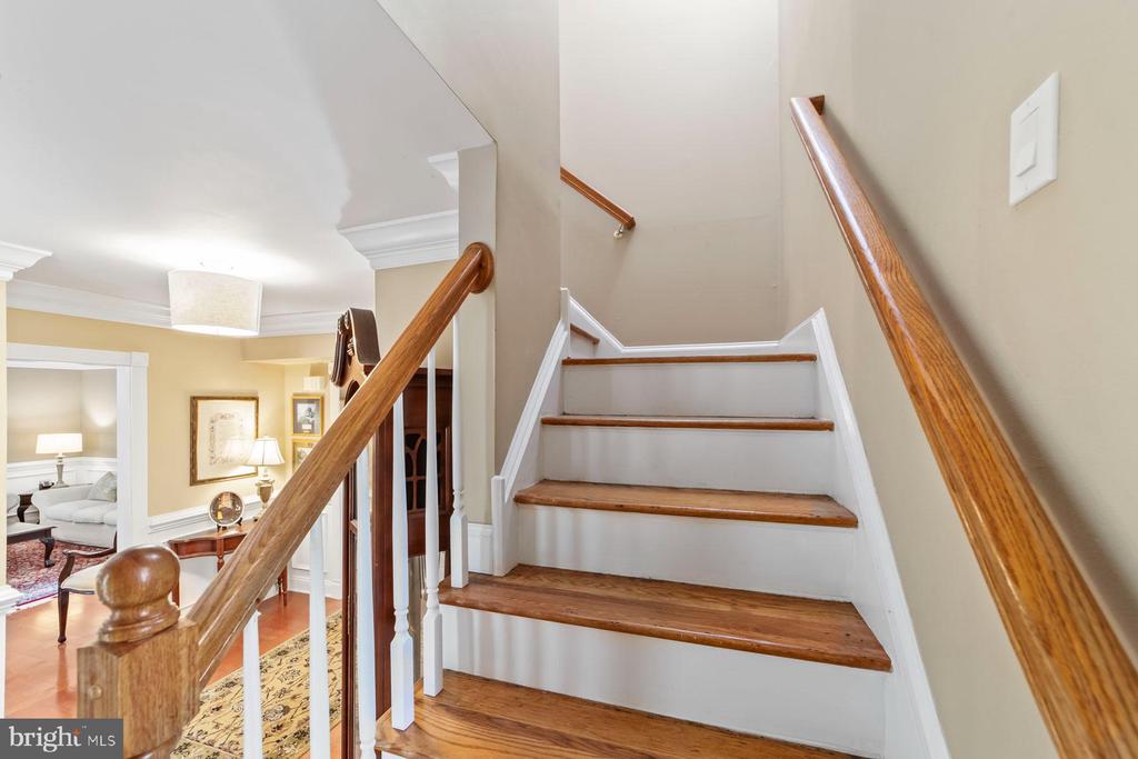 17 Wood Hollow Rd