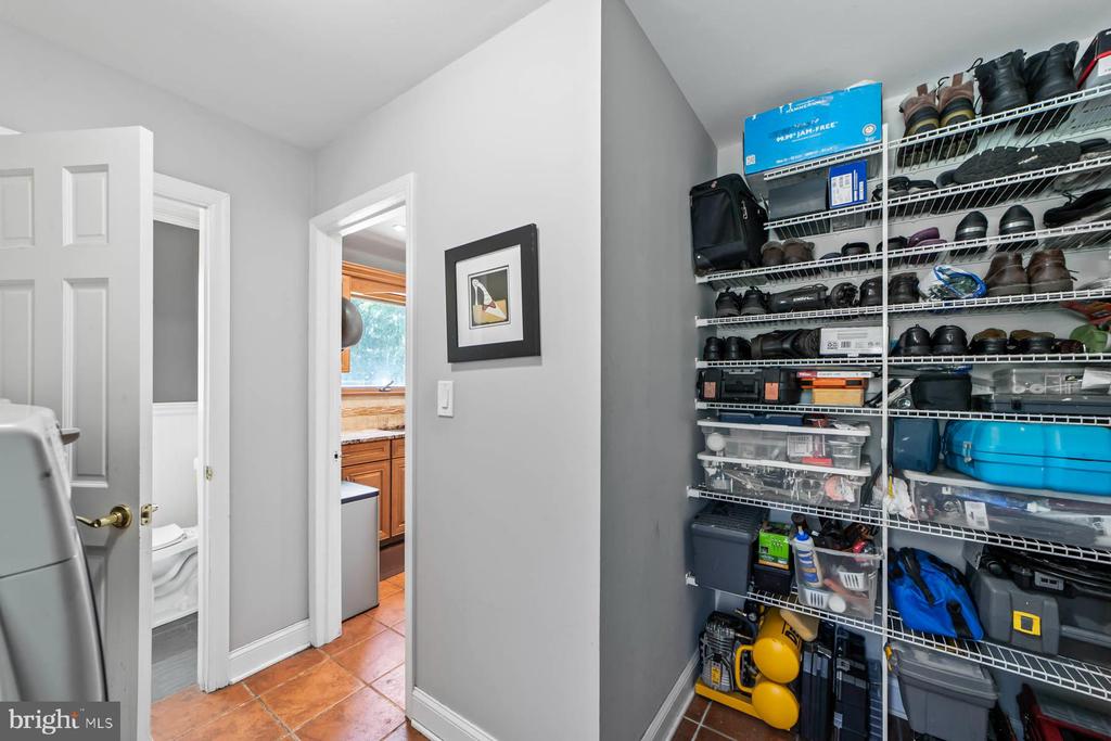 17 Wood Hollow Rd
