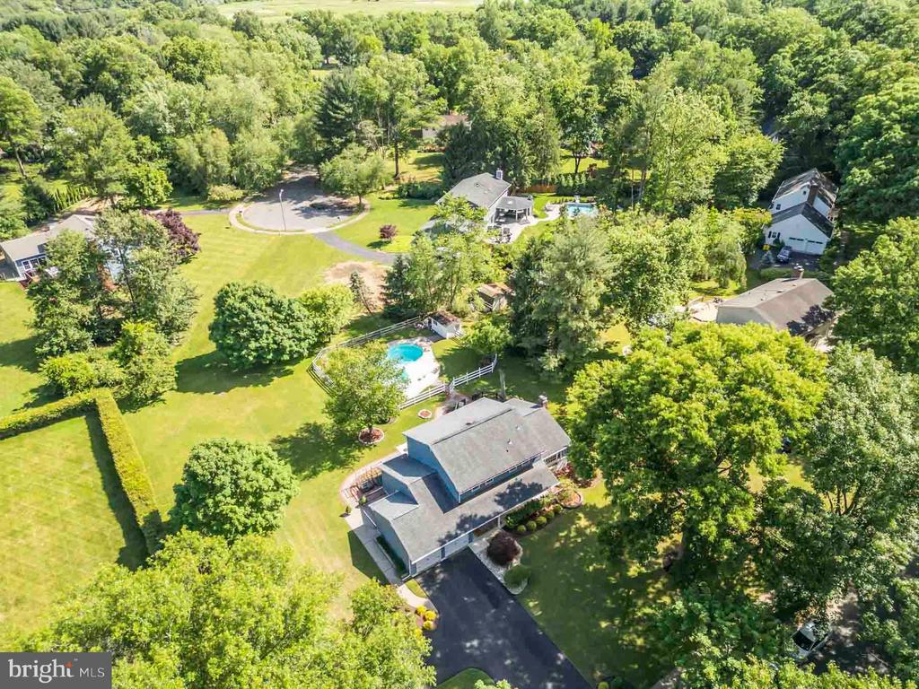 17 Wood Hollow Rd