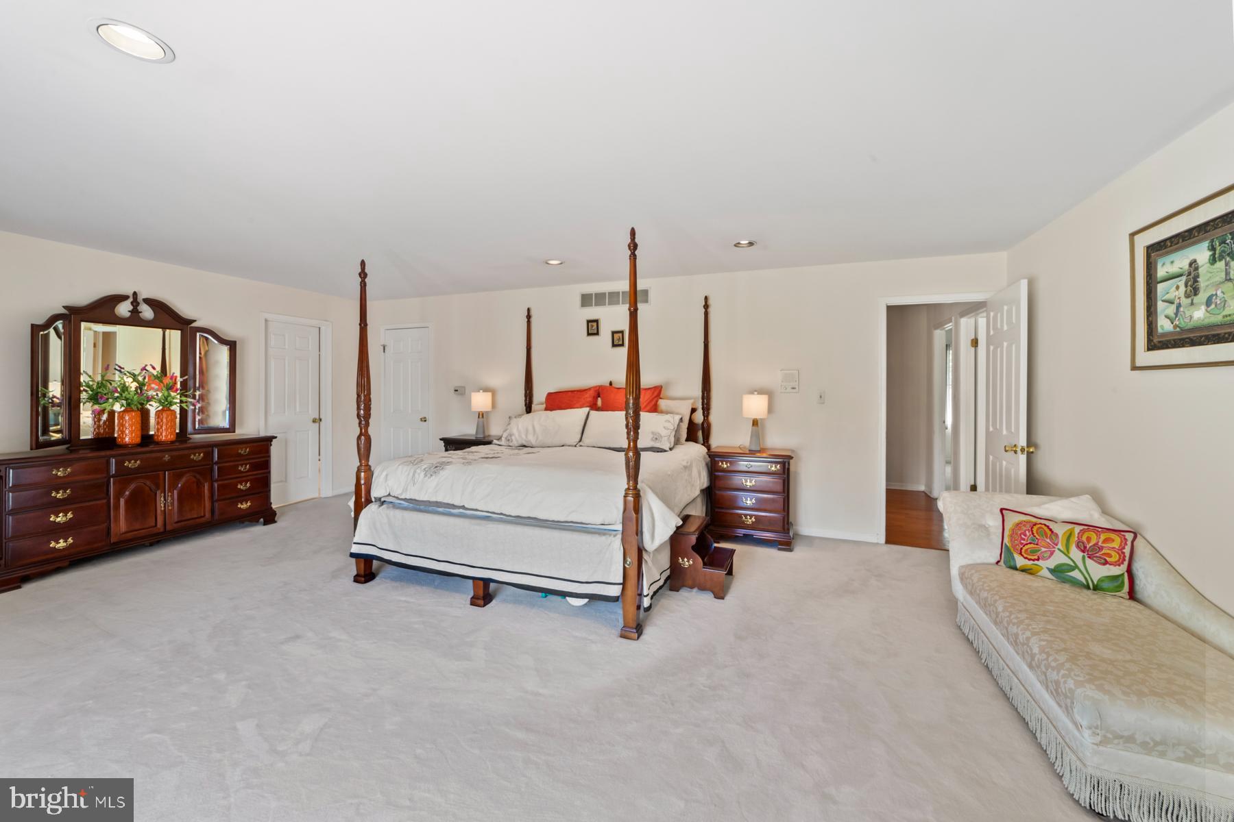 38 Foxcroft Dr
