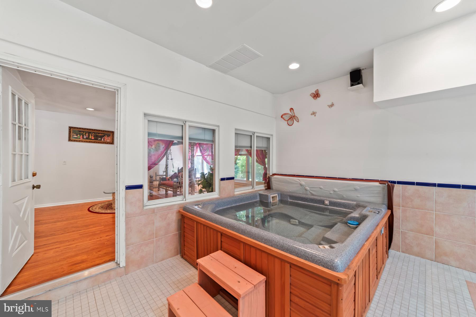 38 Foxcroft Dr