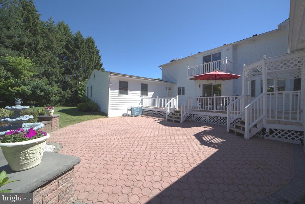 38 Foxcroft Dr