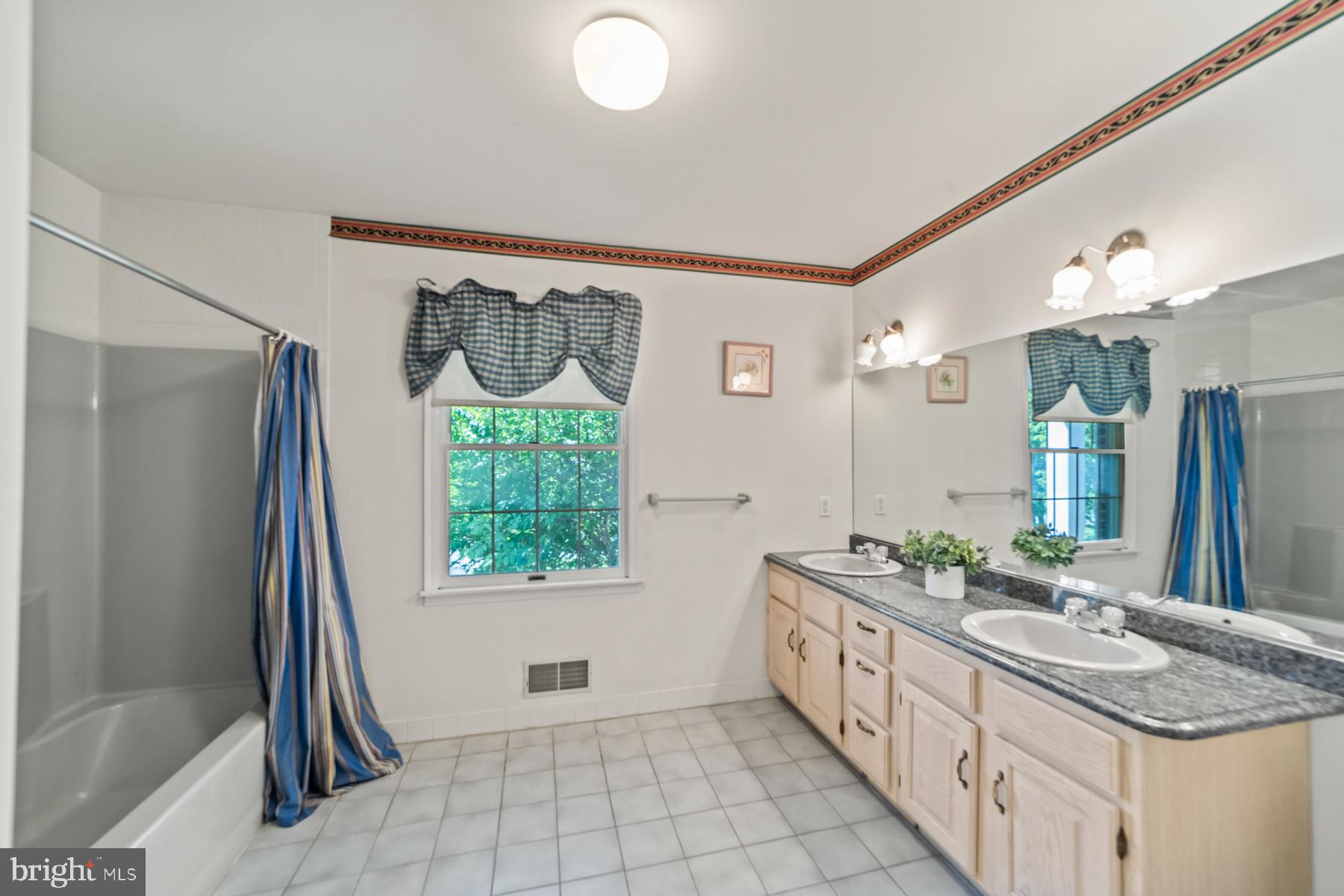 38 Foxcroft Dr