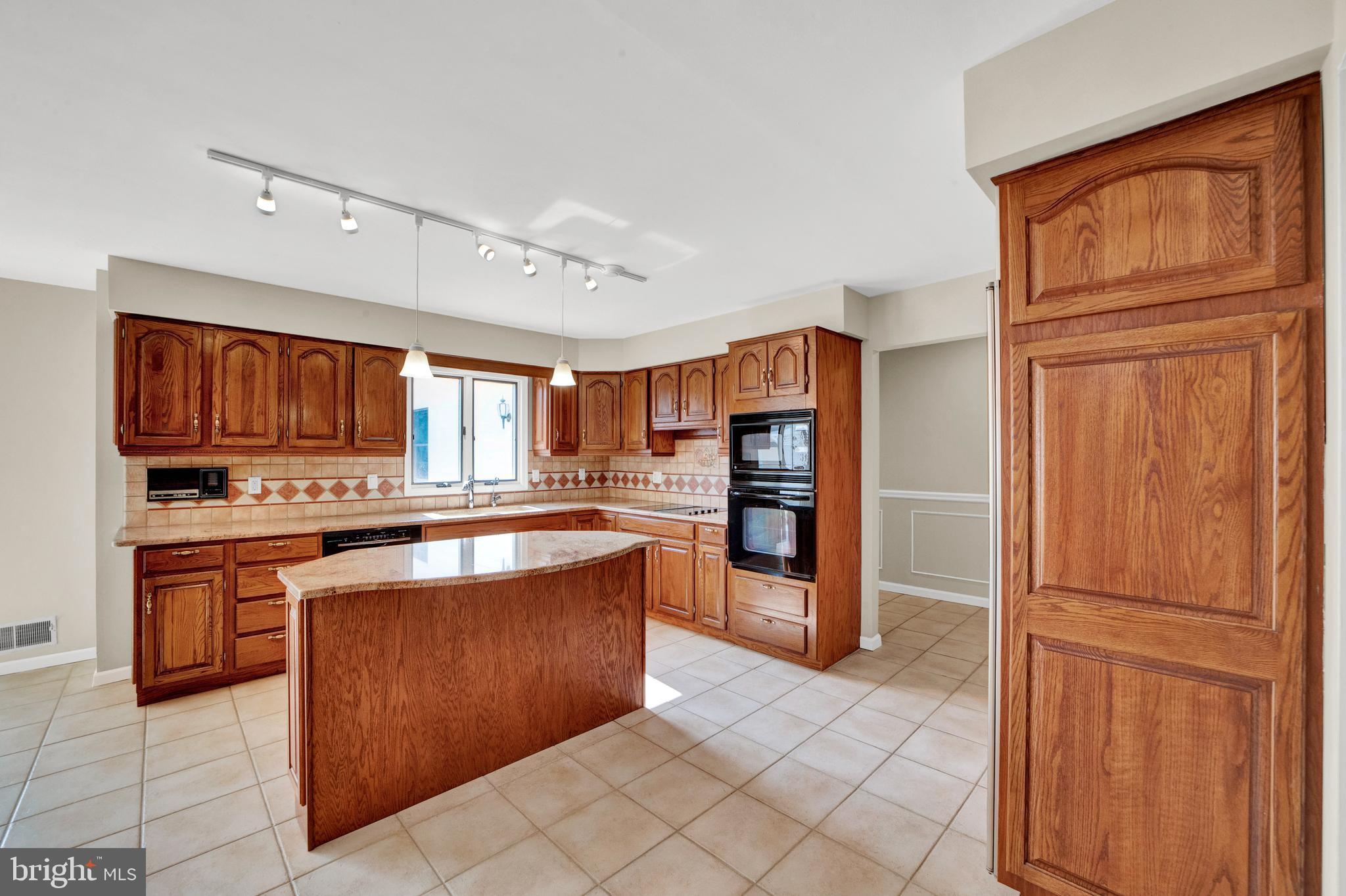 38 Foxcroft Dr