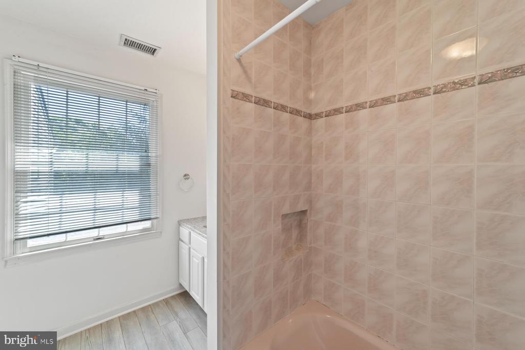 38 Foxcroft Dr