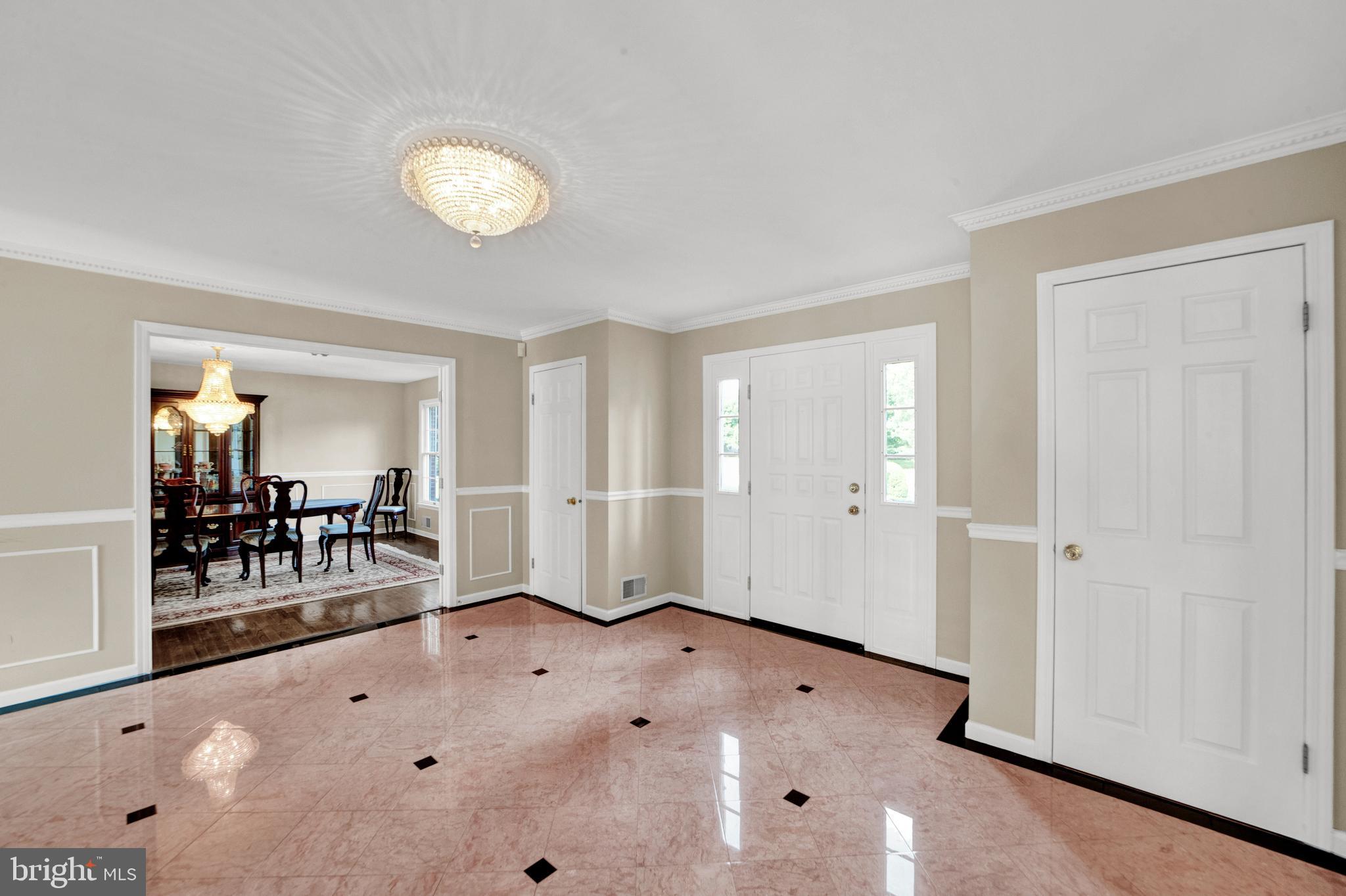 38 Foxcroft Dr