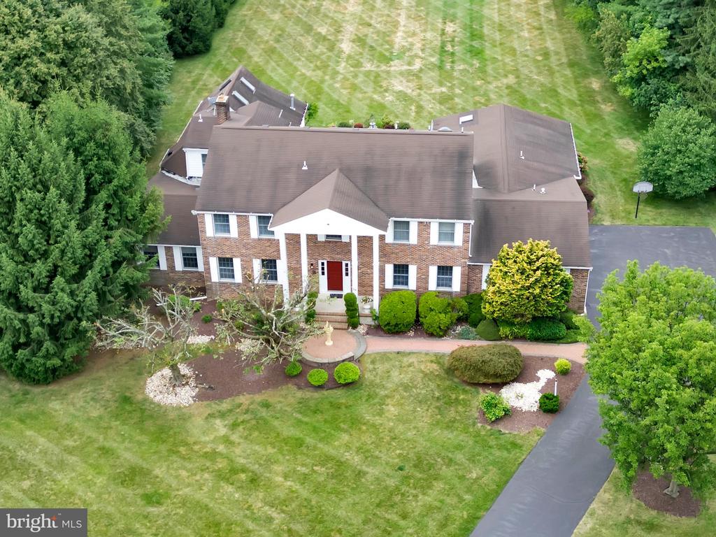 38 Foxcroft Dr