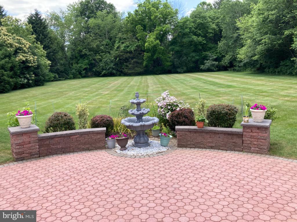 38 Foxcroft Dr