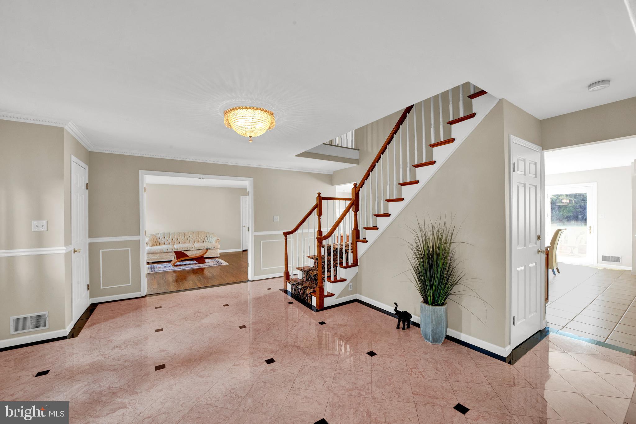 38 Foxcroft Dr