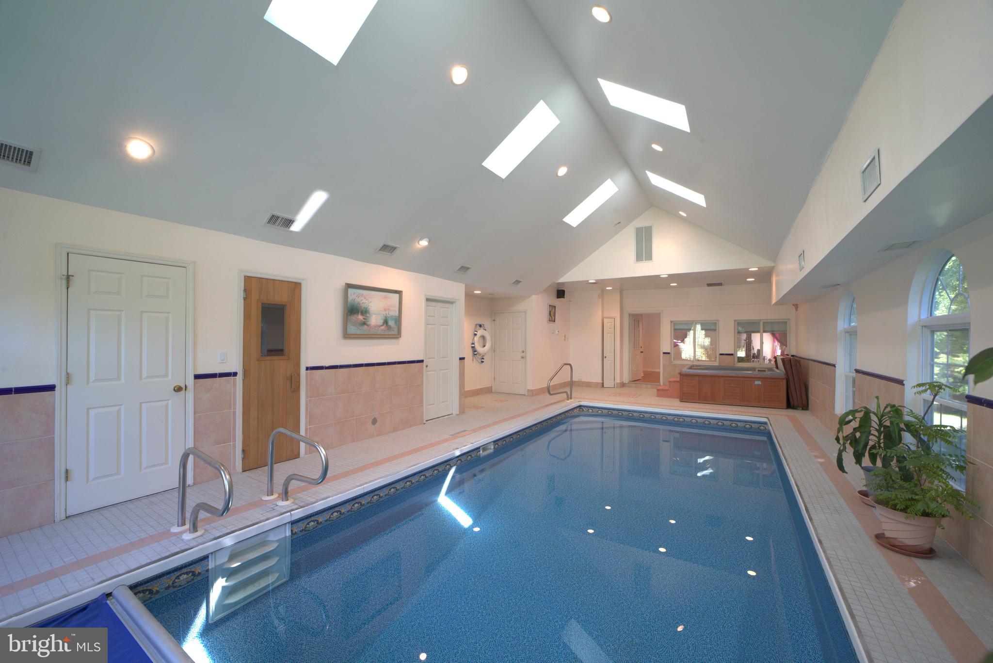 38 Foxcroft Dr