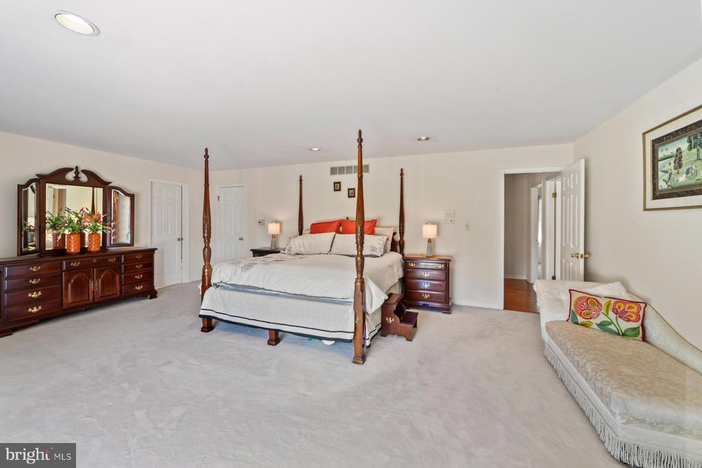 38 Foxcroft Dr