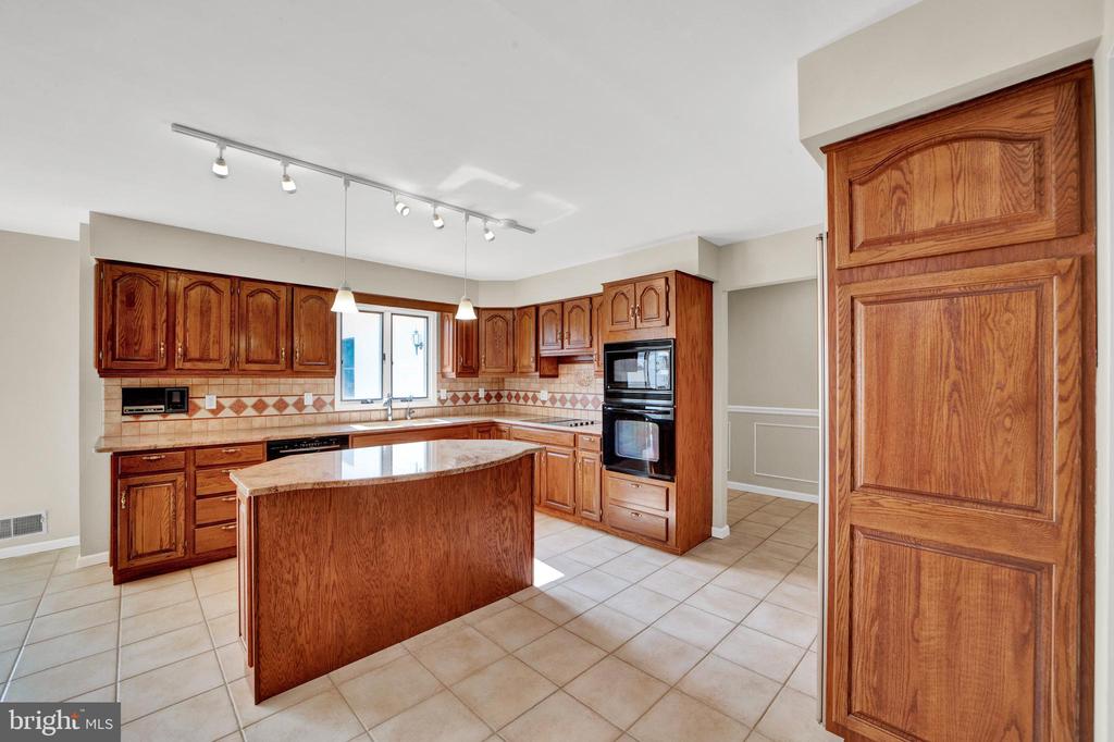 38 Foxcroft Dr