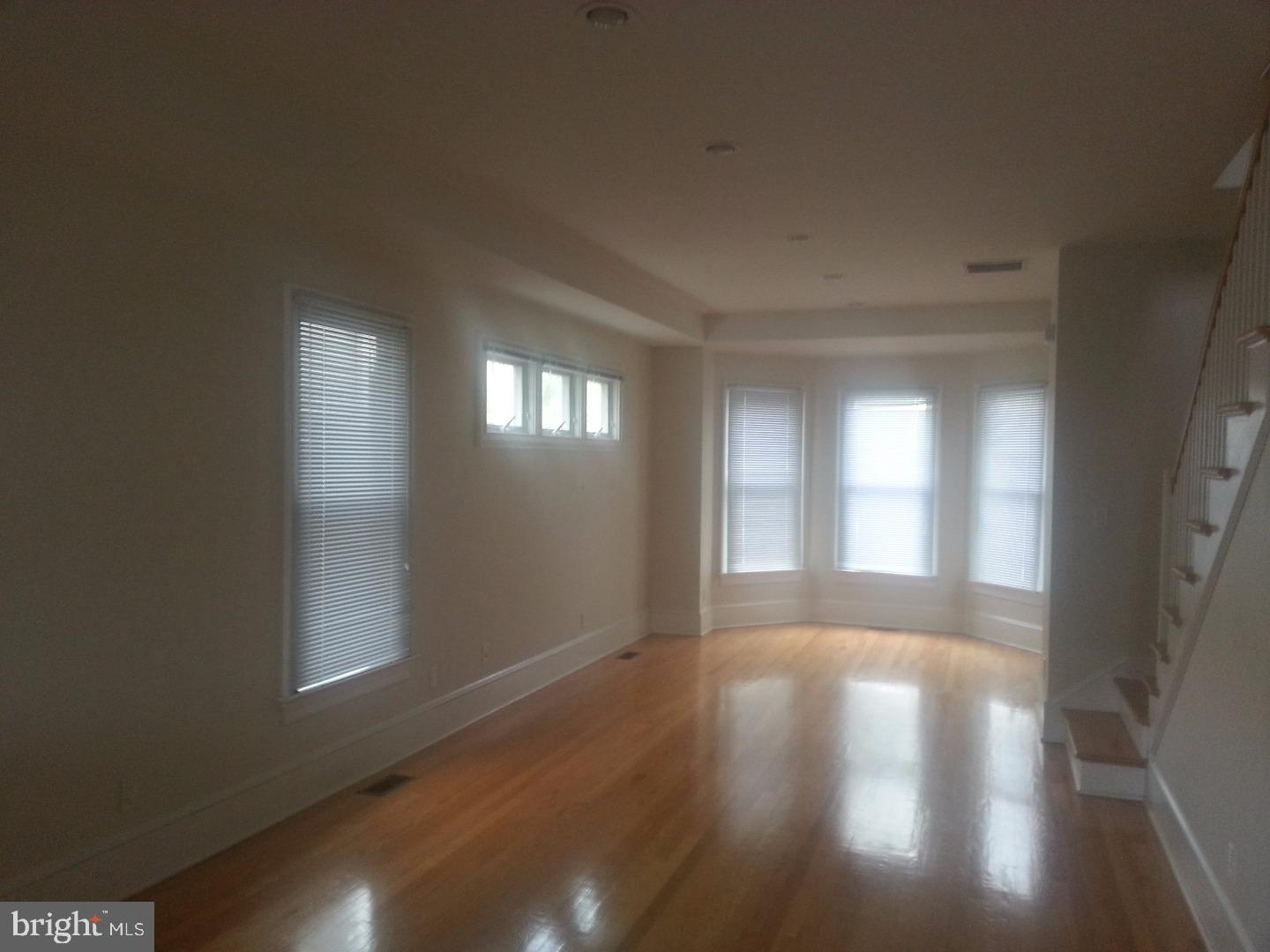 29 MORAN AVE