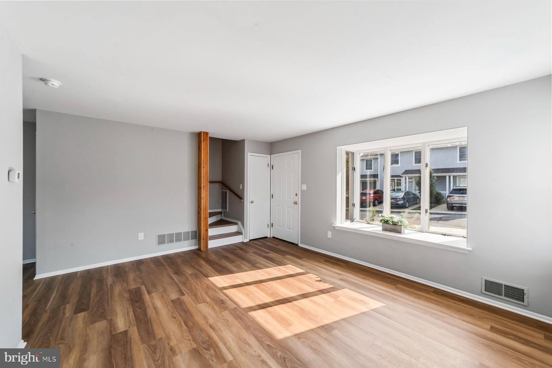 186 Jonathan Dayton