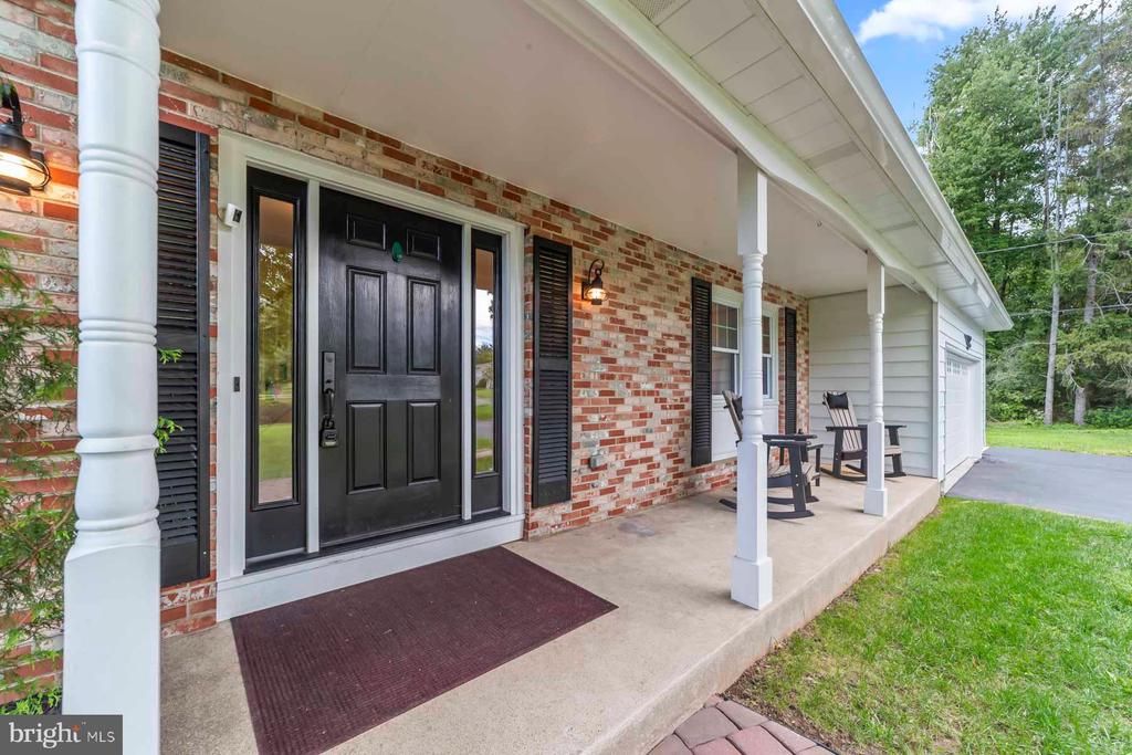 47 Lopatcong Dr