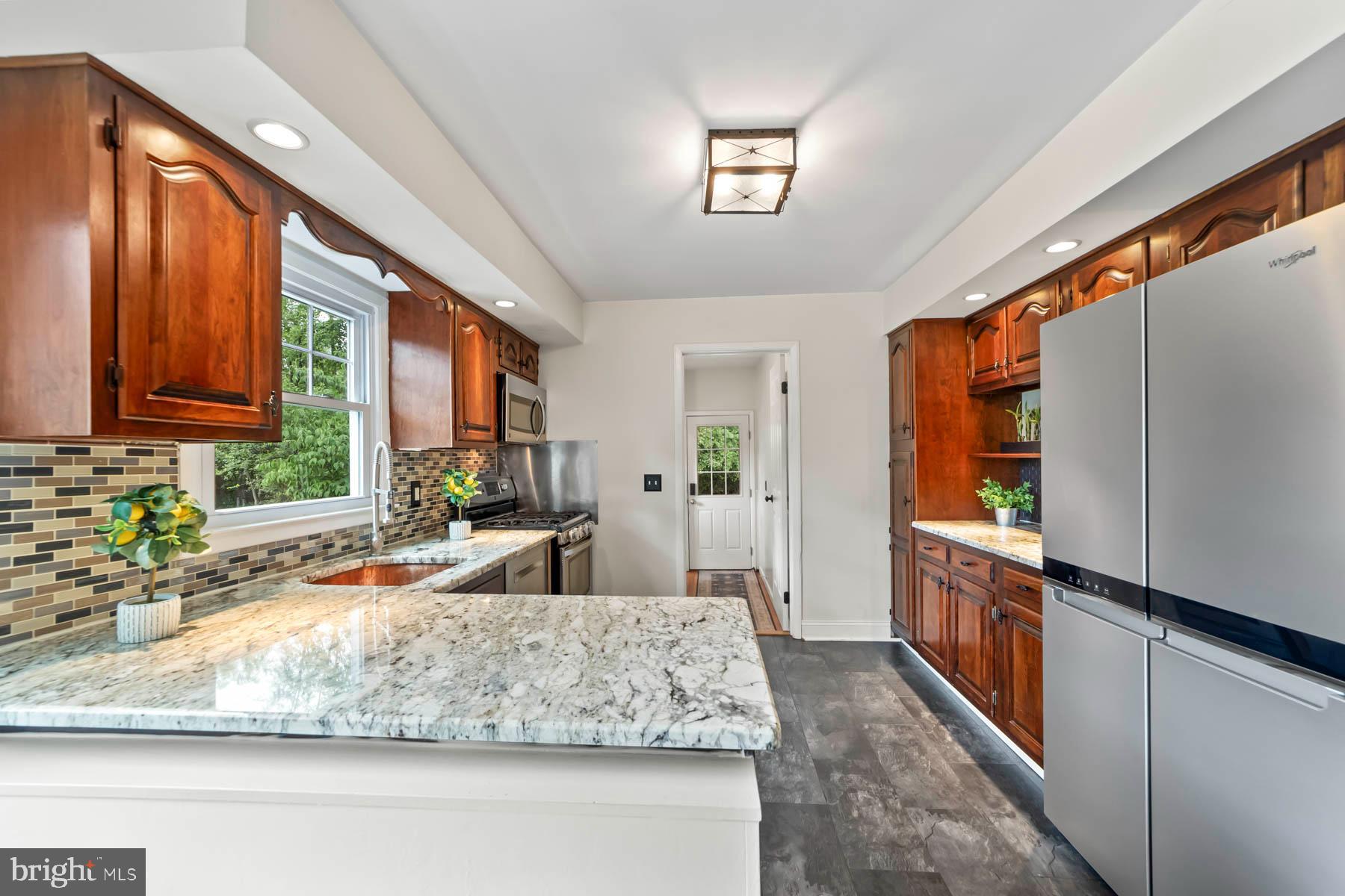 47 Lopatcong Dr