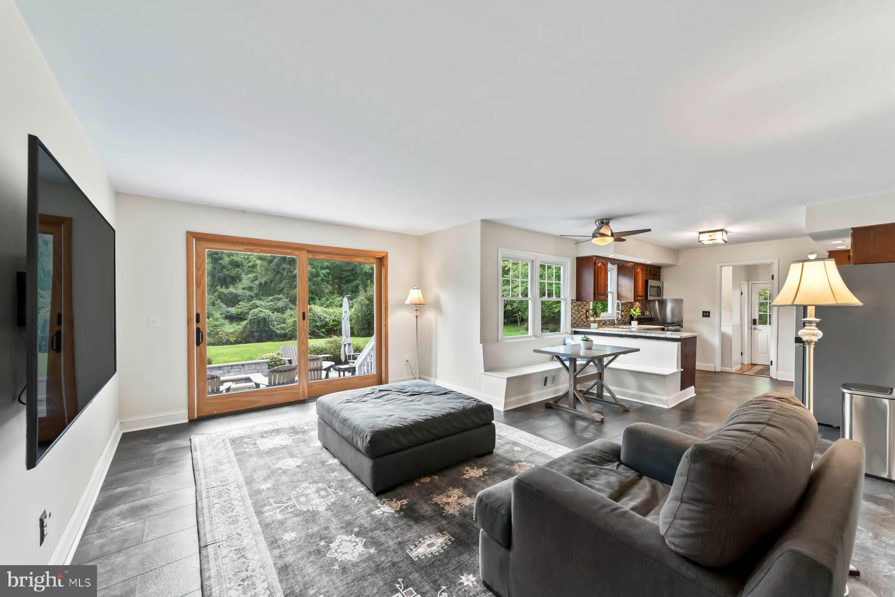 47 Lopatcong Dr