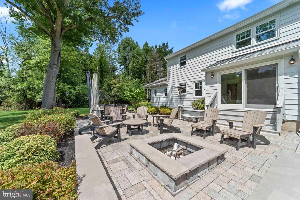 47 Lopatcong Dr