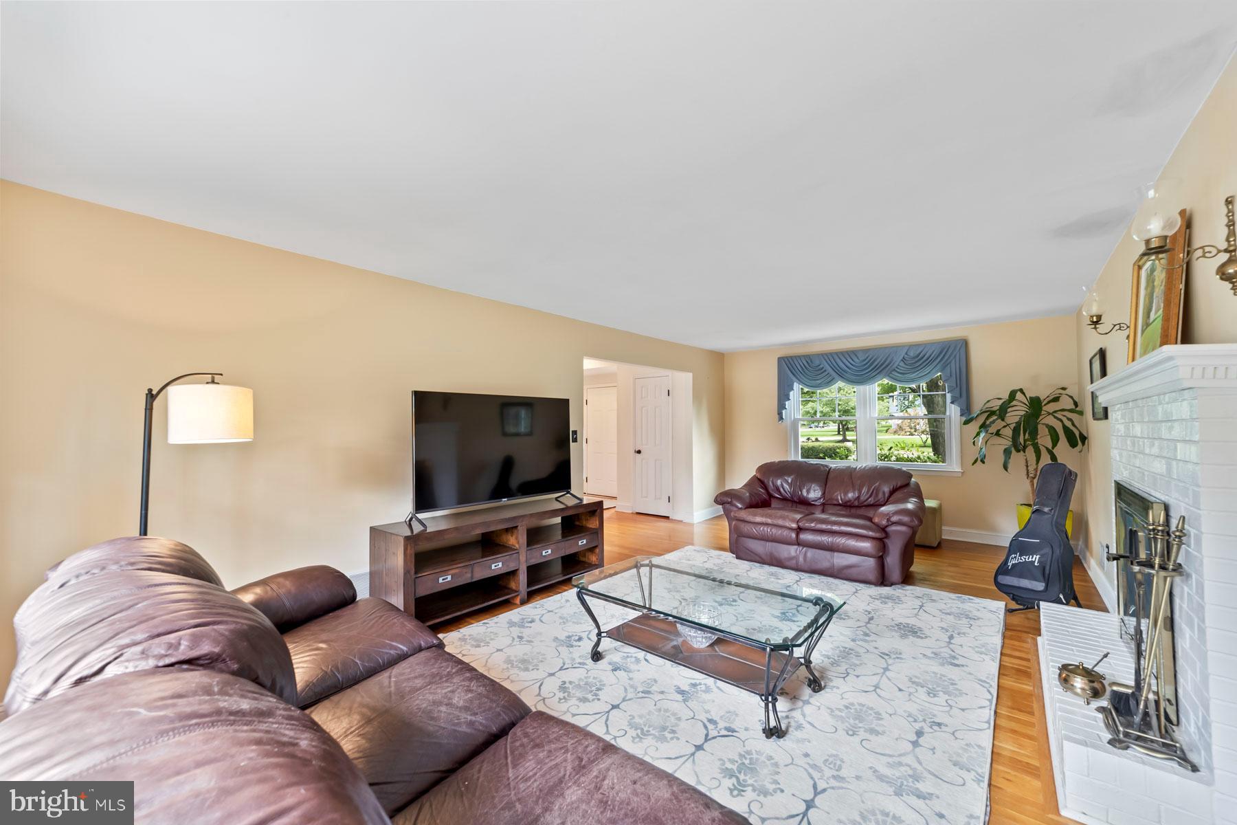 47 Lopatcong Dr
