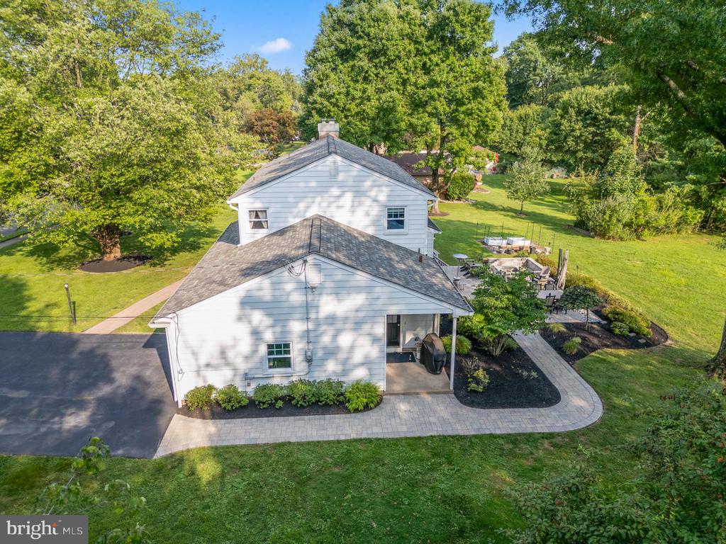 47 Lopatcong Dr
