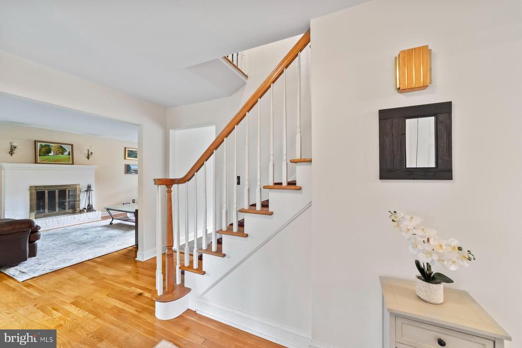 47 Lopatcong Dr