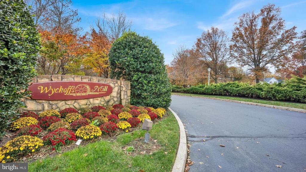 10 Powell Ct