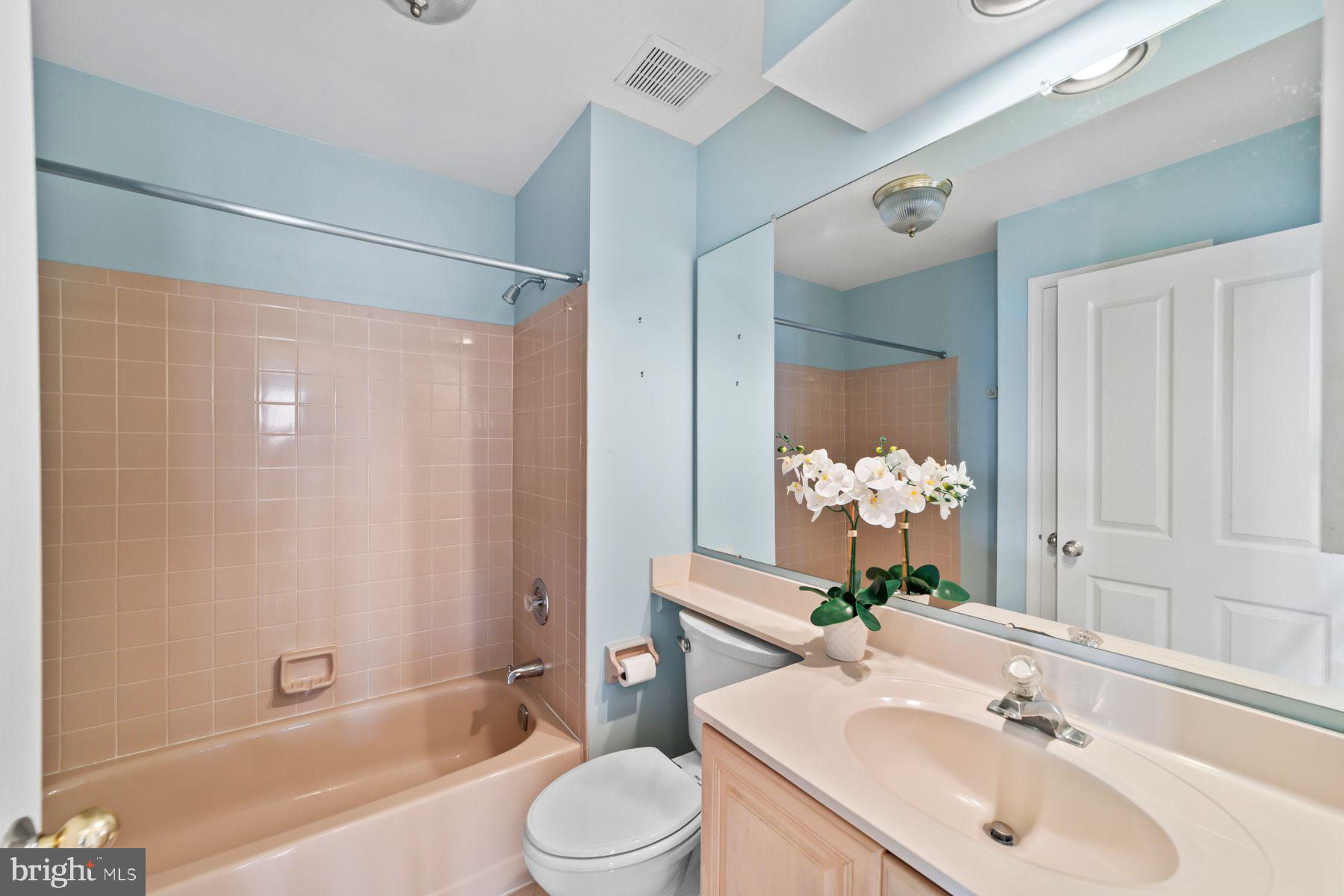 168 Neil Ct