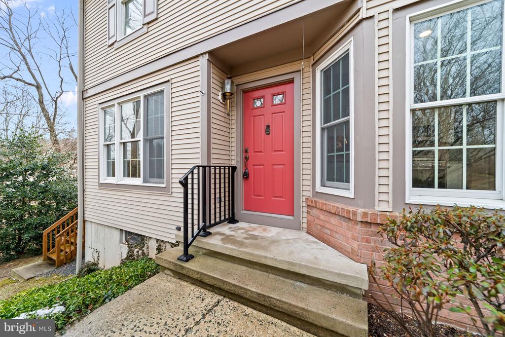 168 Neil Ct