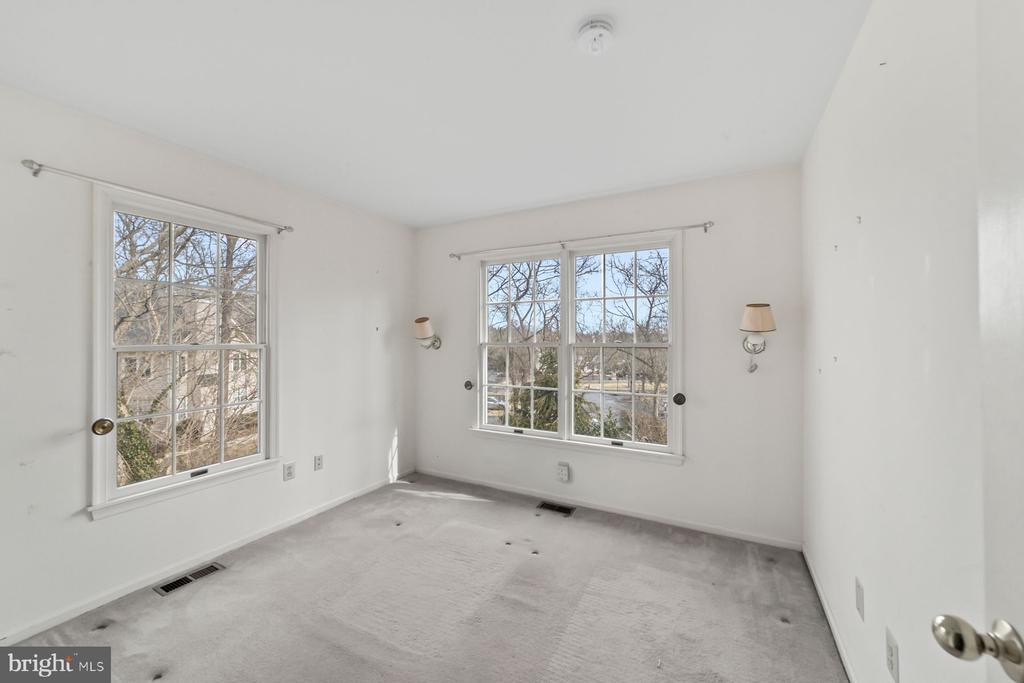 168 Neil Ct