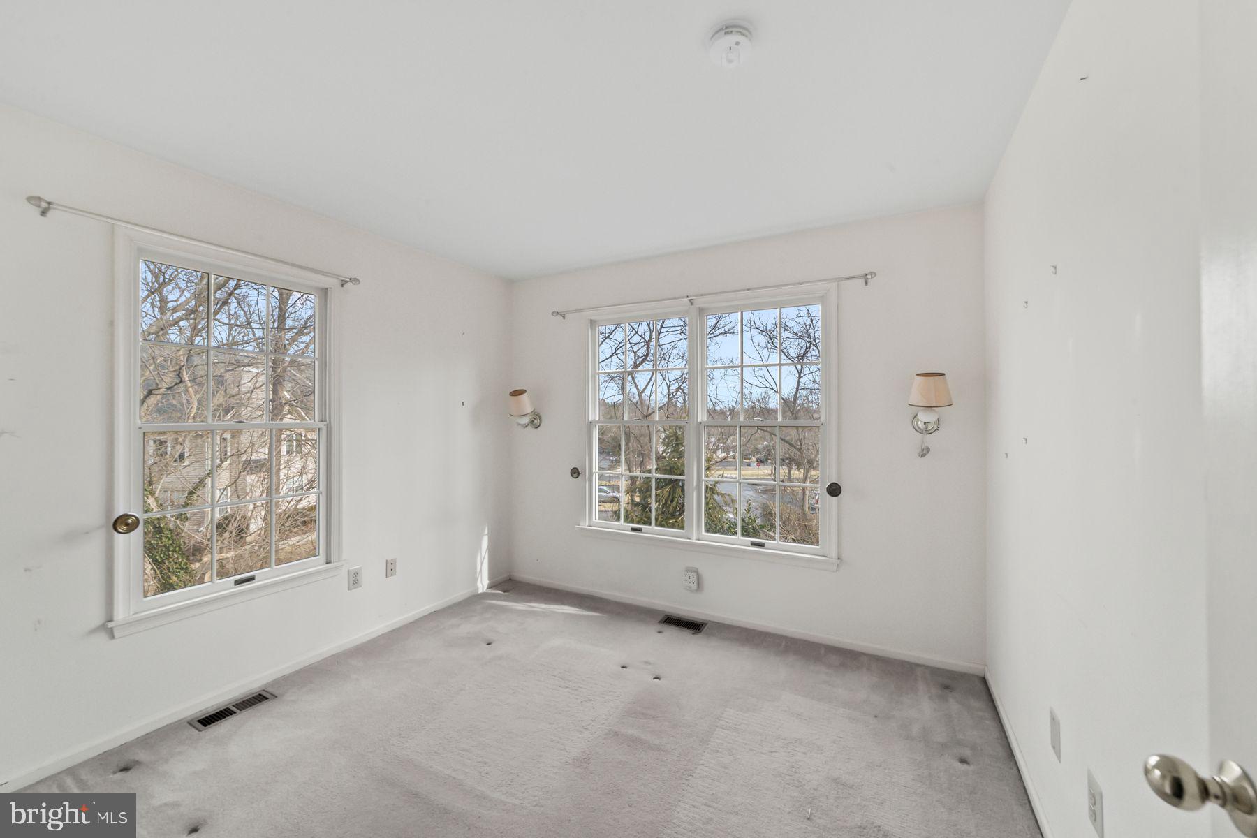 168 Neil Ct