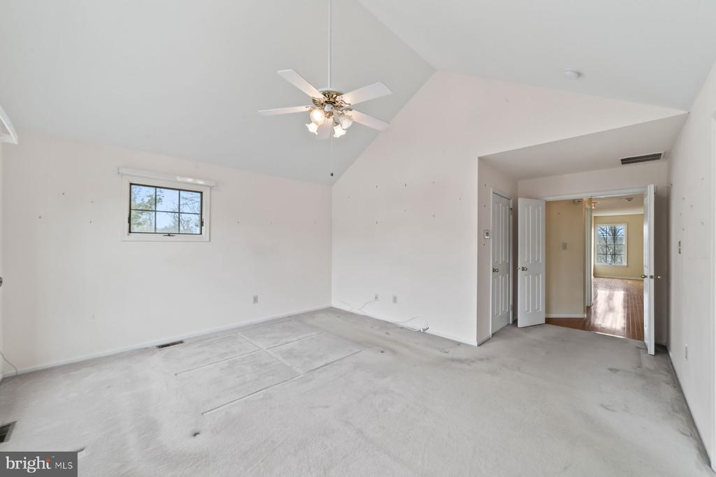 168 Neil Ct