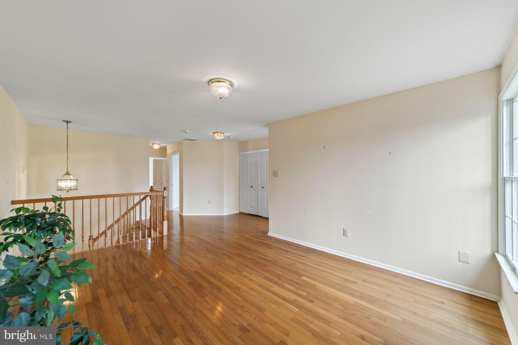 168 Neil Ct