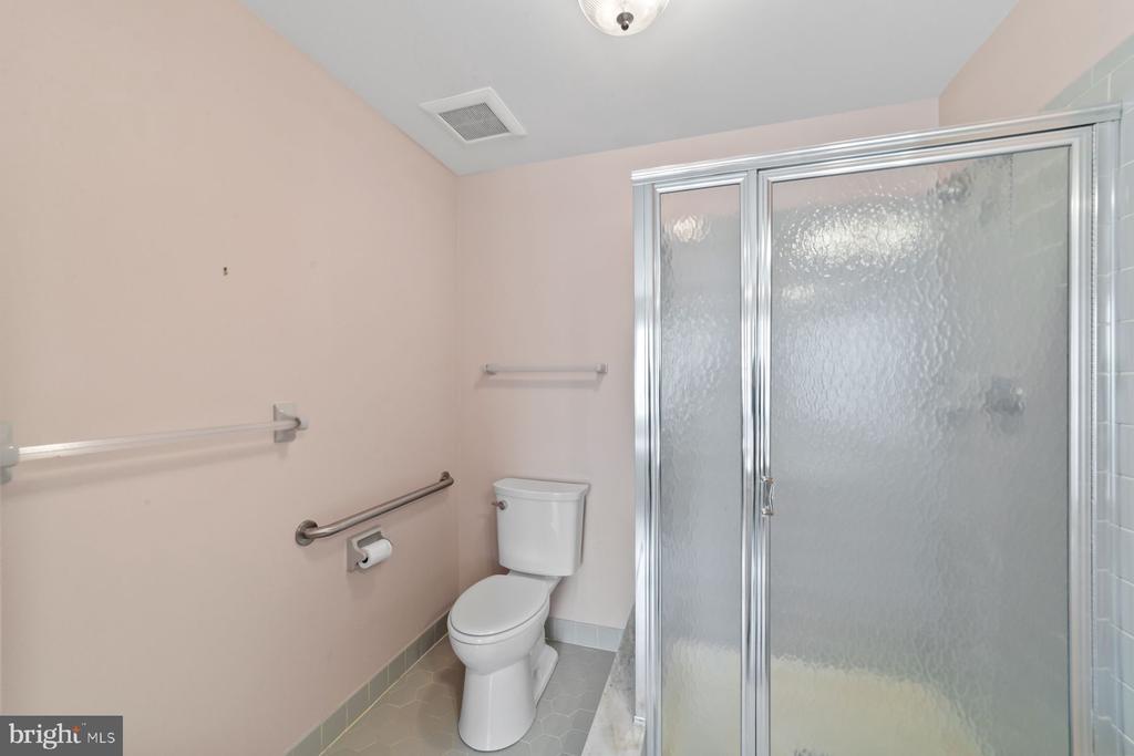 168 Neil Ct