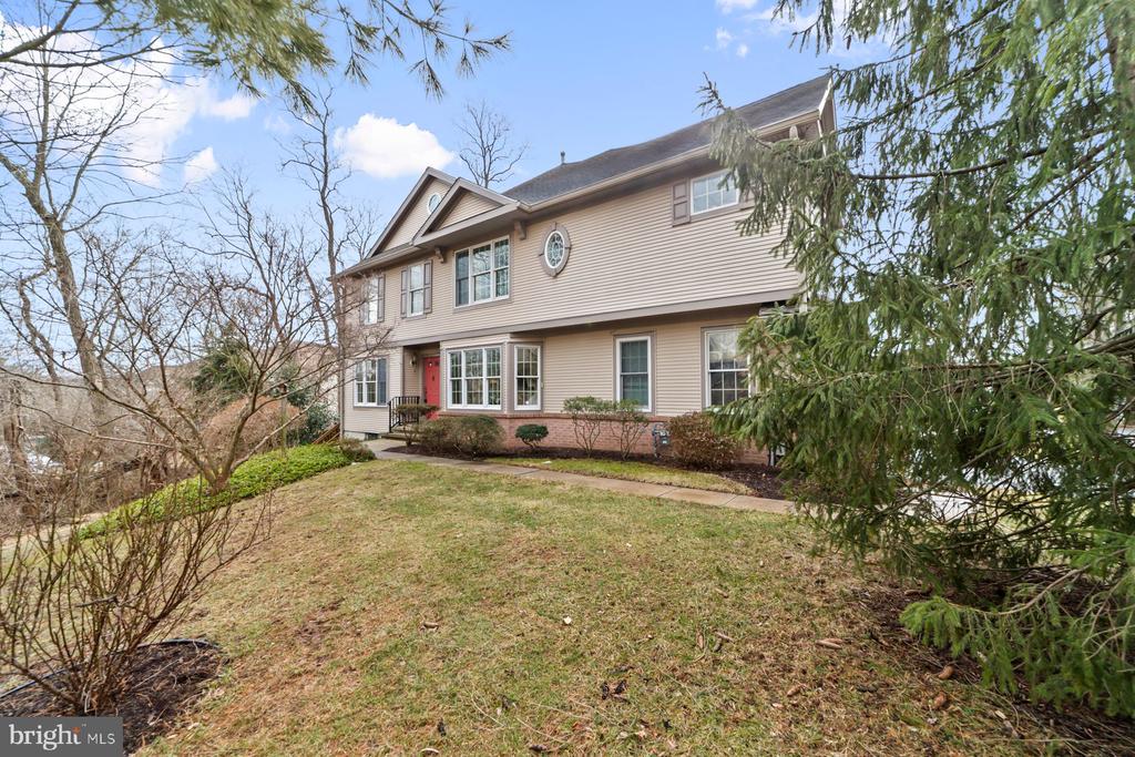 168 Neil Ct