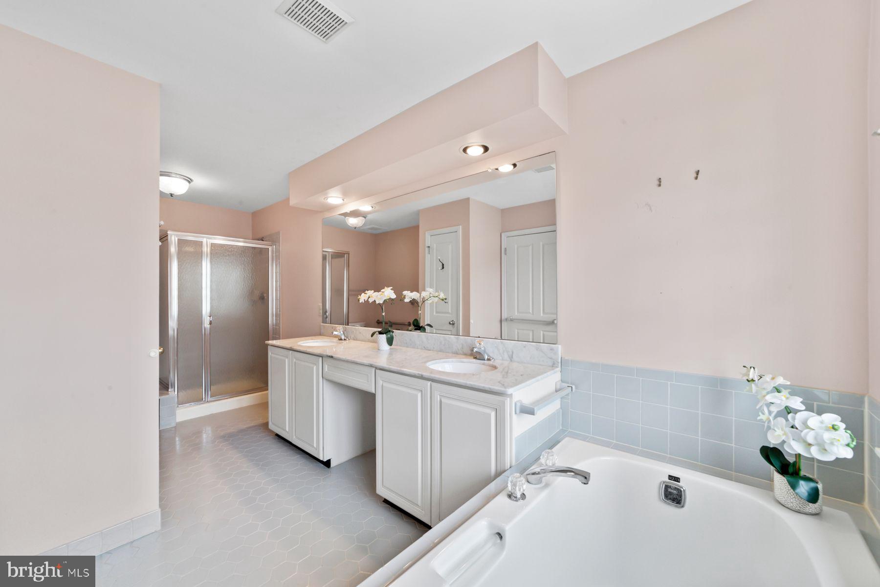 168 Neil Ct