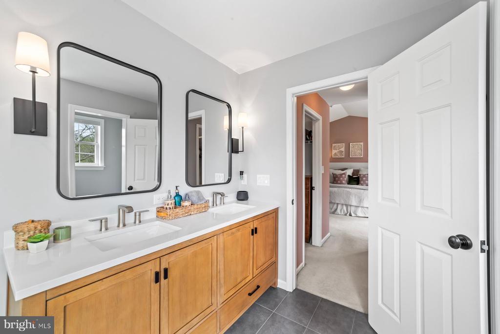 40 Chicory Ln