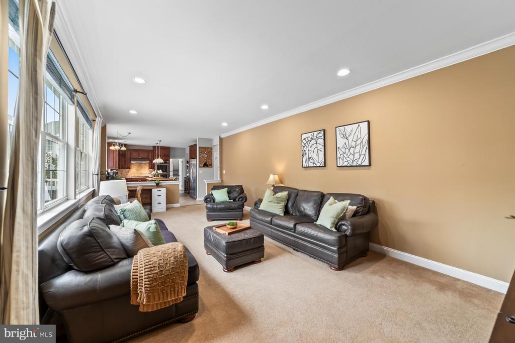 40 Chicory Ln