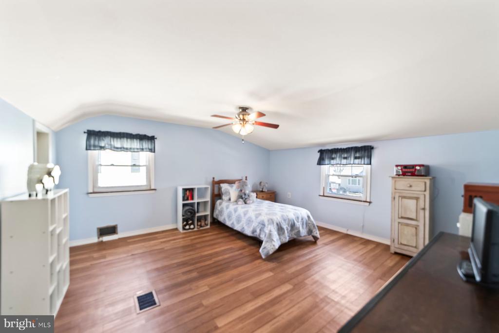 13 Ravine Dr