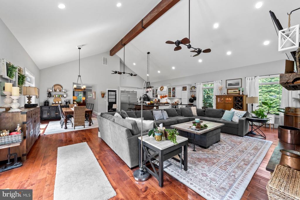 65 Shady Brook la