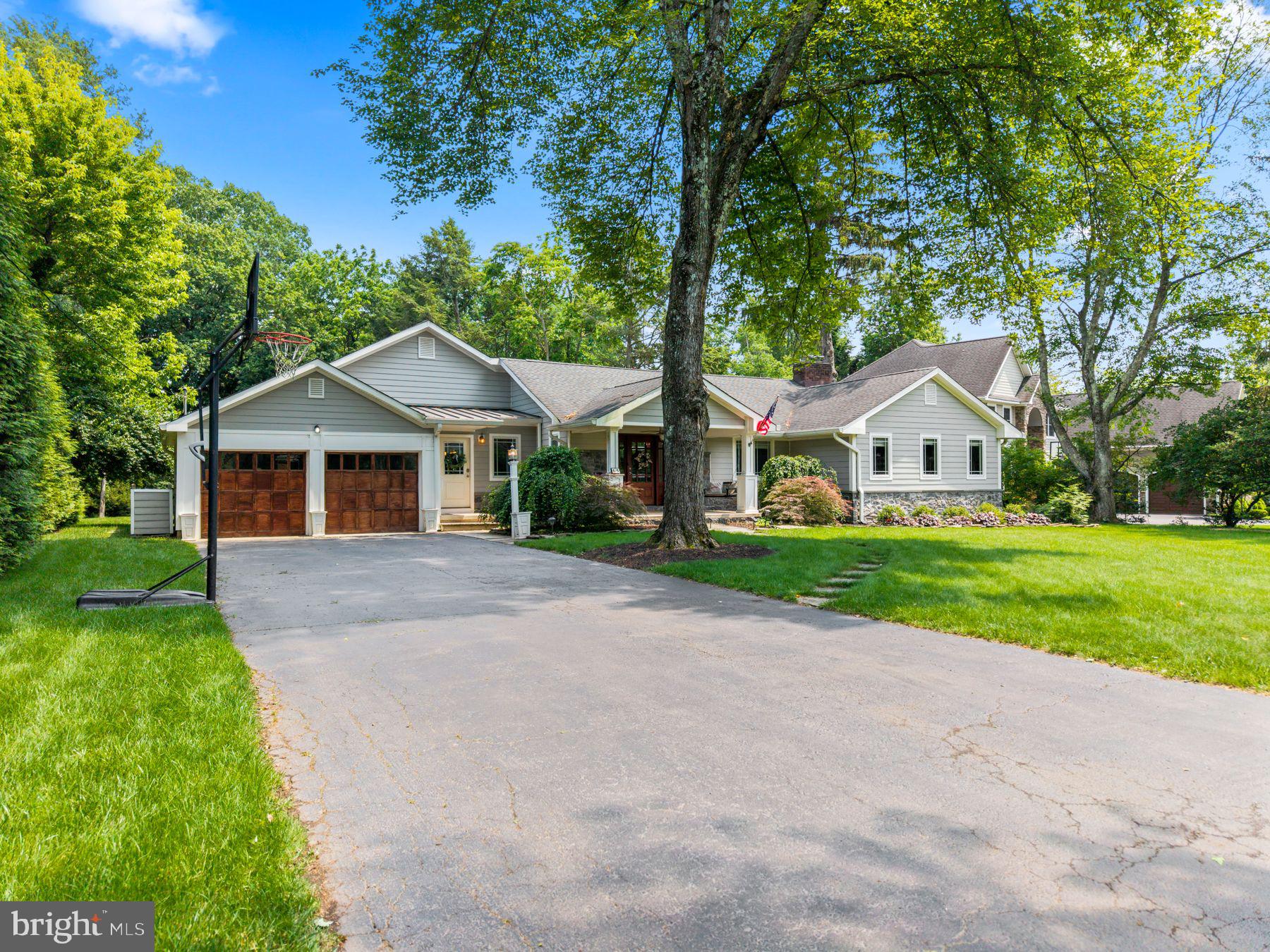 65 Shady Brook la