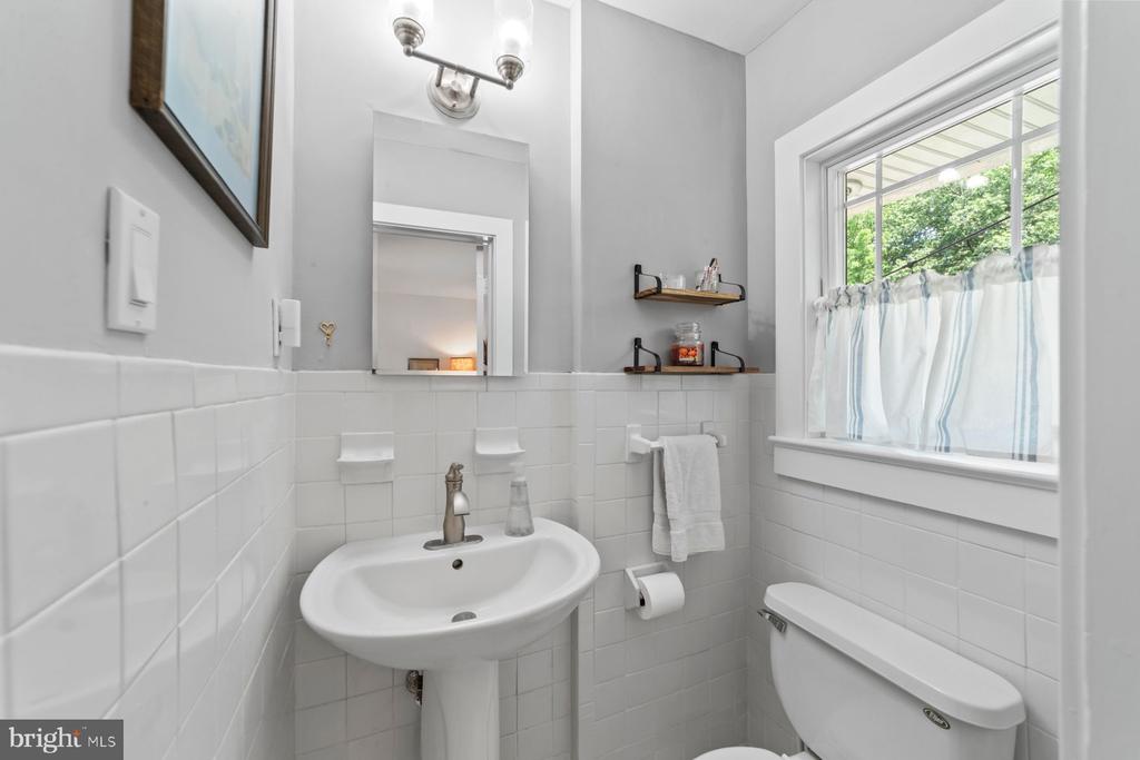 65 Shady Brook la