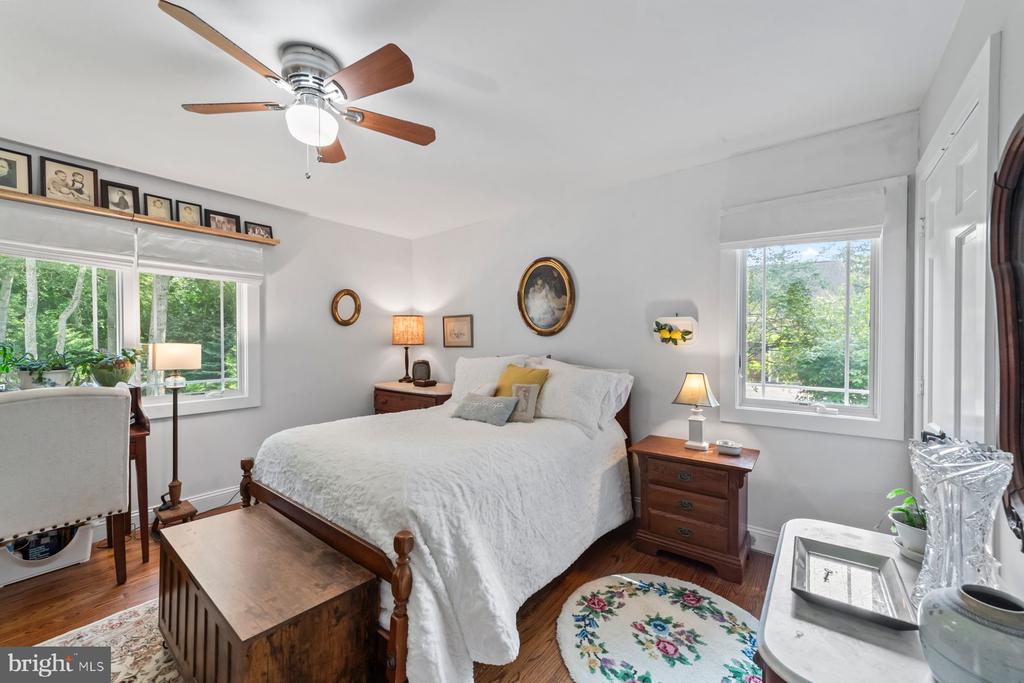65 Shady Brook la