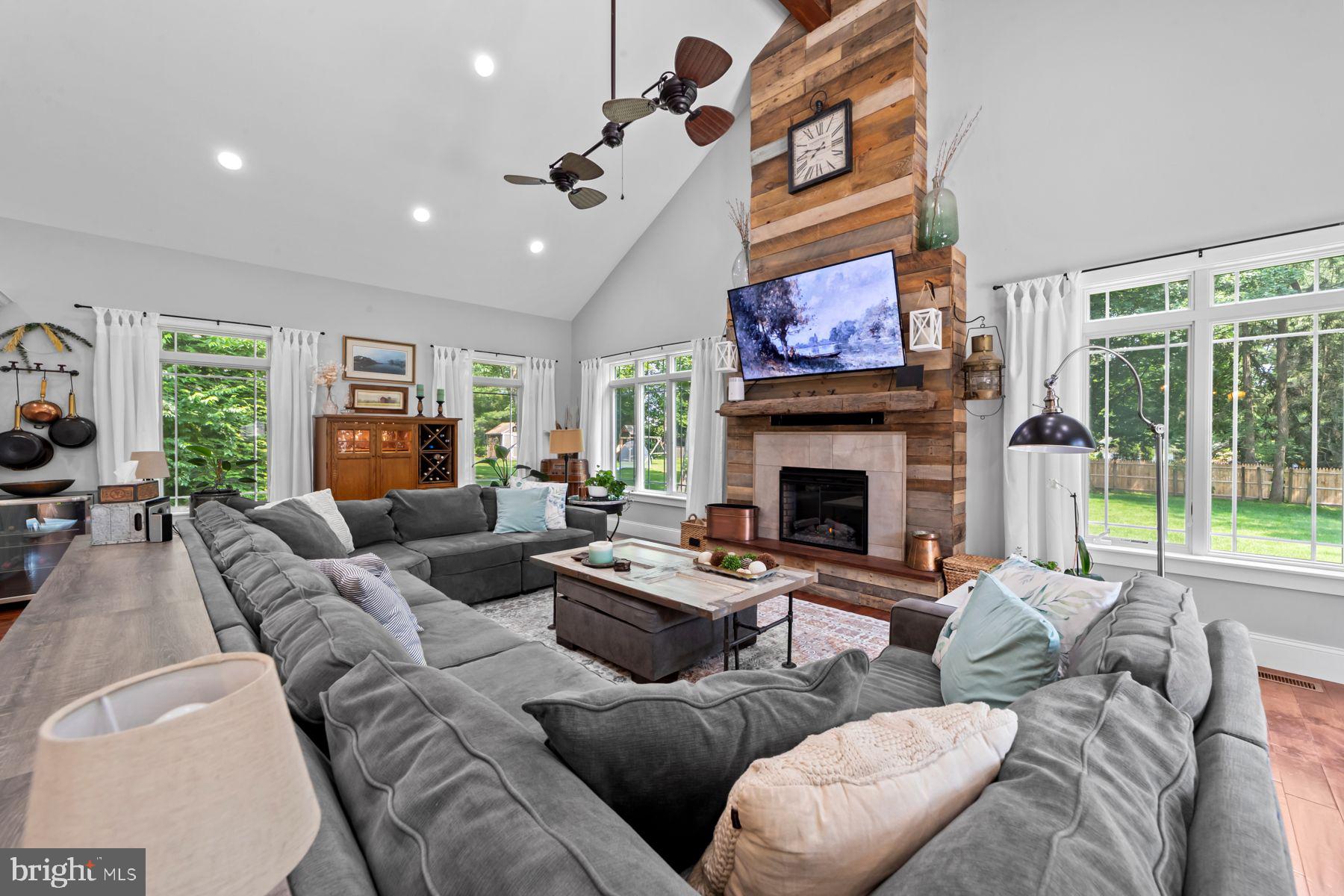 65 Shady Brook la