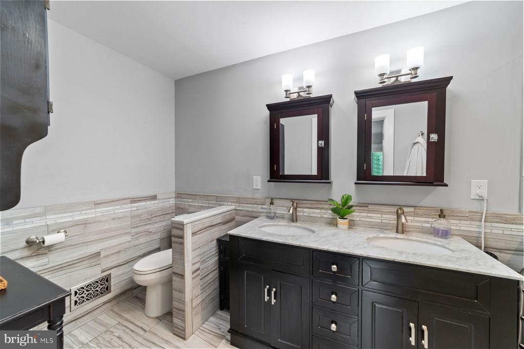 65 Shady Brook la