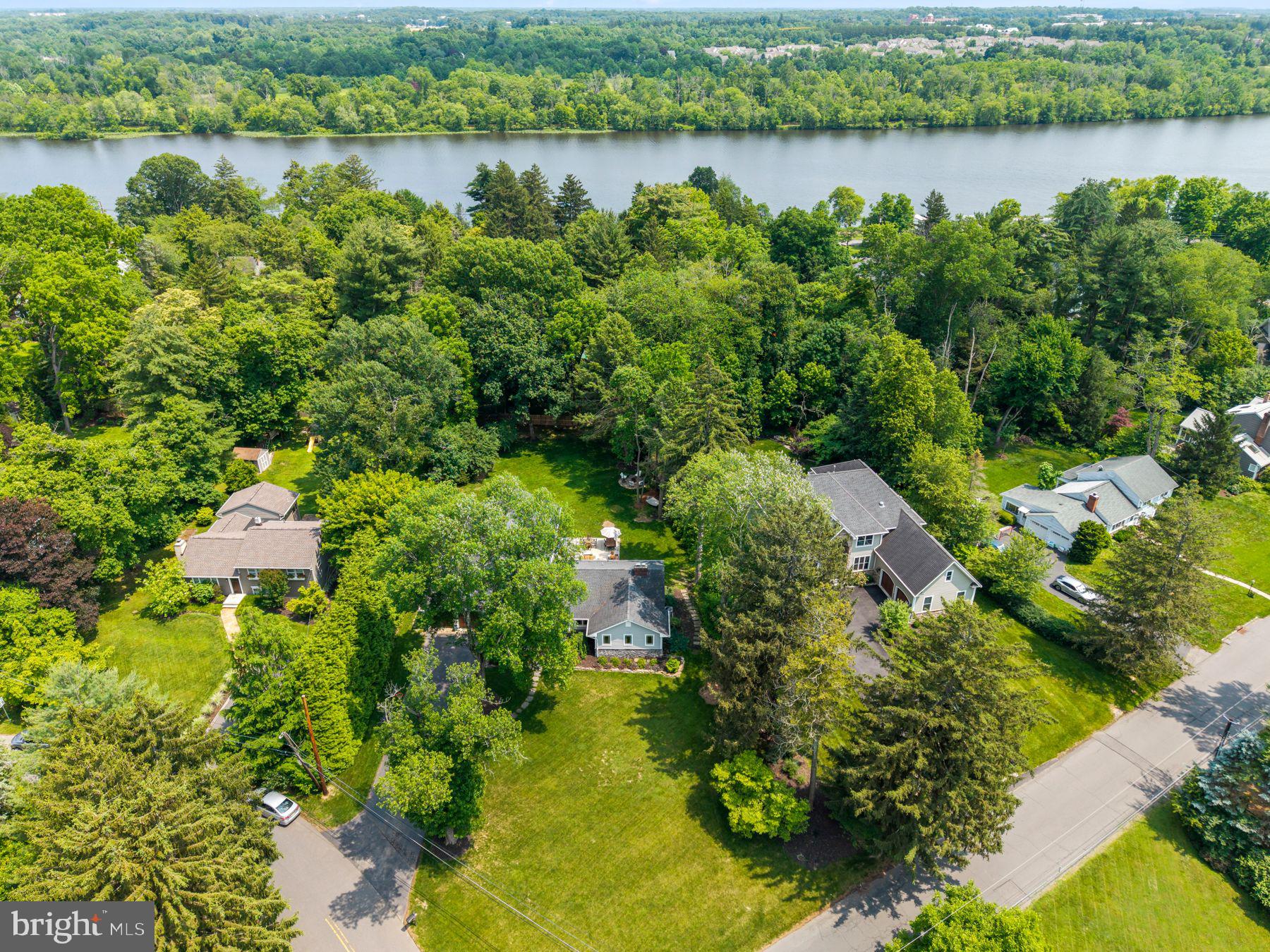 65 Shady Brook la