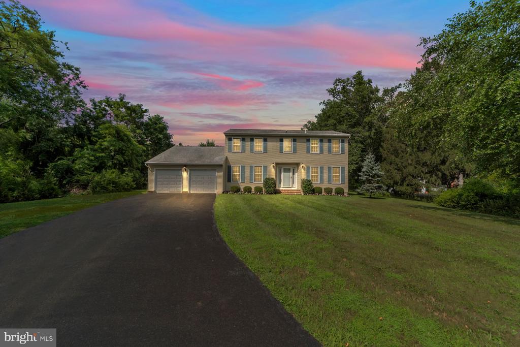 90 Denow Rd
